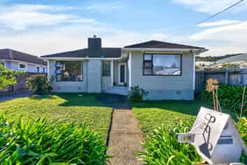 18 Richard Grove, Stokes Valley