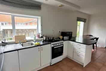D/6 Wesley Avenue, Mount Albert
