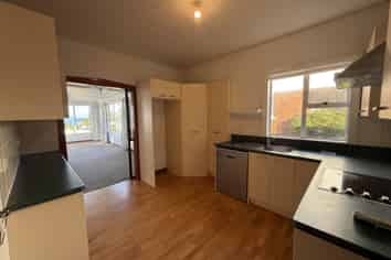 26 Seaview Terrace, Kew