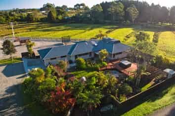 169 Coulson Road, Paroa