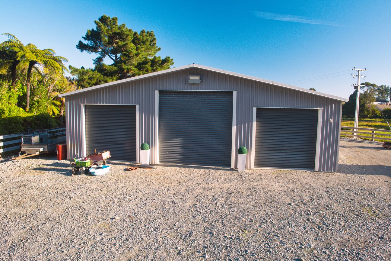 Luxurious Lifestyle with Landmark Garage - Vista 4