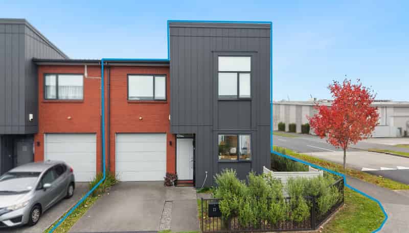25 Orona Place, Waiata Shores, Conifer Grove