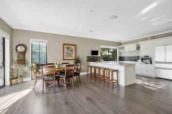 49B Cowley Drive, Leamington