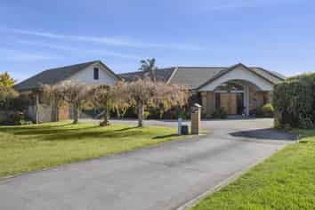 49B Cowley Drive, Leamington
