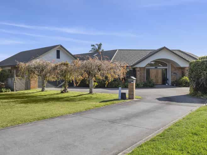 49B Cowley Drive, Leamington