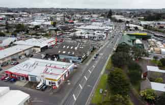 High-exposure retail on Manukau Road