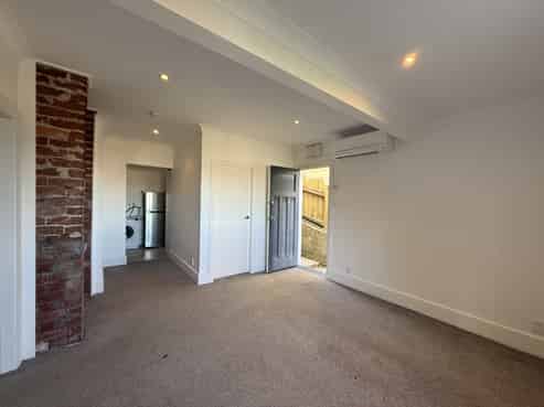 A (Lower/6 Konini Road, Hataitai