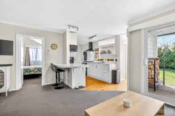 8 Lowther Street, Whanganui Central
