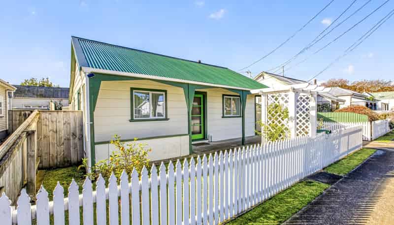 8 Lowther Street, Whanganui Central