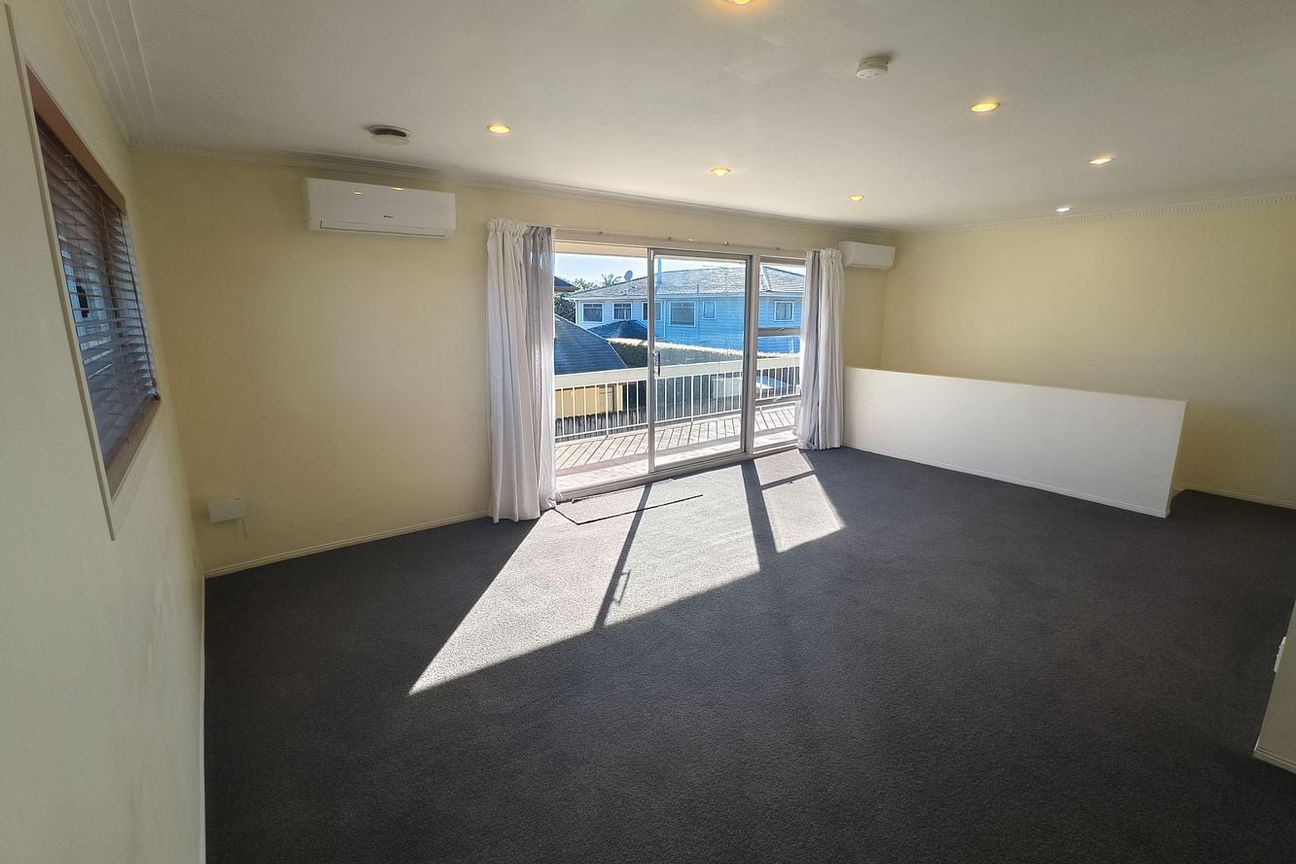 North facing - Pakuranga  -  3 bedroom home - Vista 2