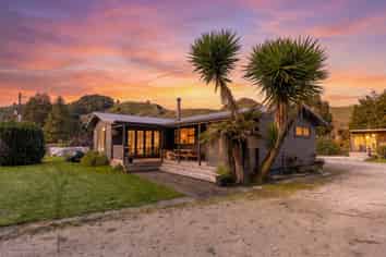 496 Waikaka Road, Matiere