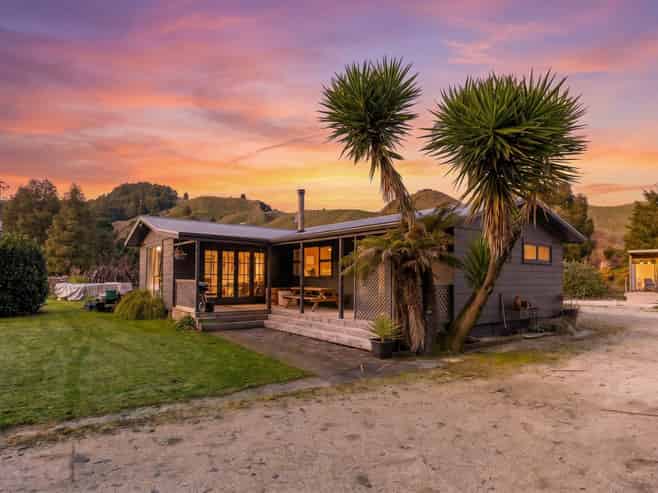 496 Waikaka Road, Matiere