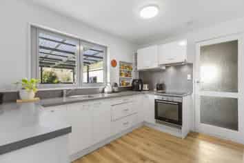 496 Waikaka Road, Matiere