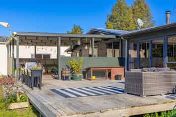 496 Waikaka Road, Matiere
