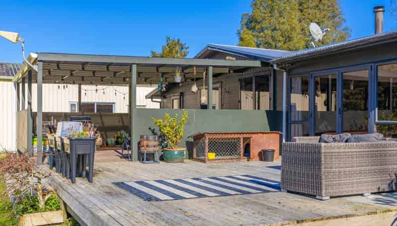 496 Waikaka Road, Matiere