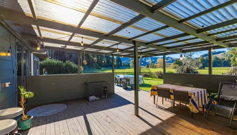 496 Waikaka Road, Matiere