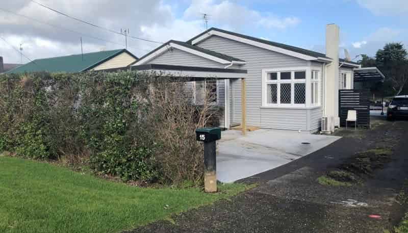15 Paritutu Road, Spotswood