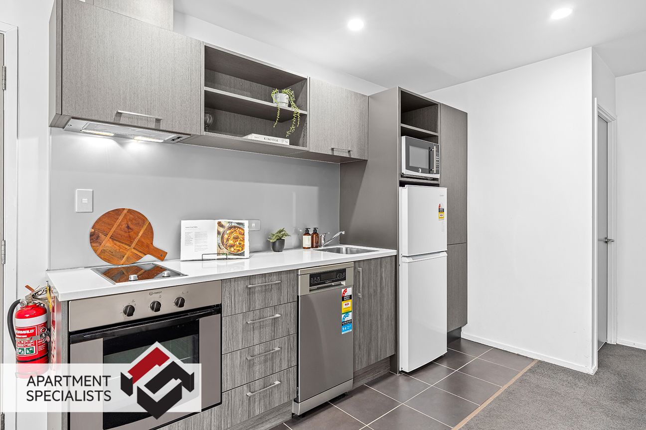 Large CBD Living at a Fraction of Replacement Cost - Meer