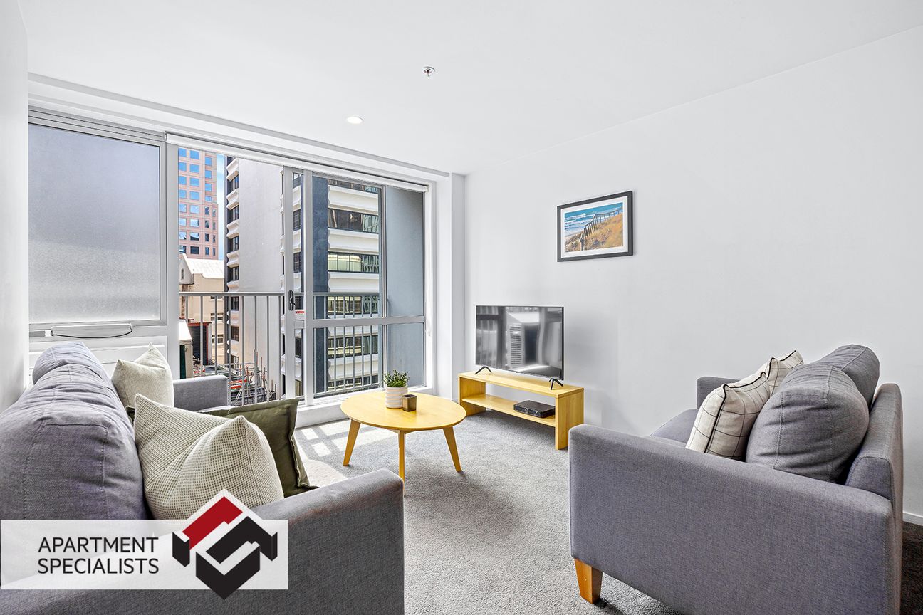 Large CBD Living at a Fraction of Replacement Cost - Aanzicht 4