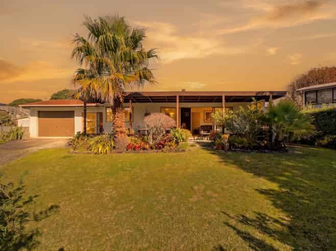 4 Courtney Place, Pauanui