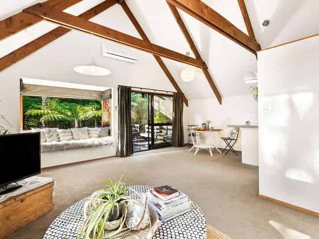 113B Daffodil Street, Titirangi