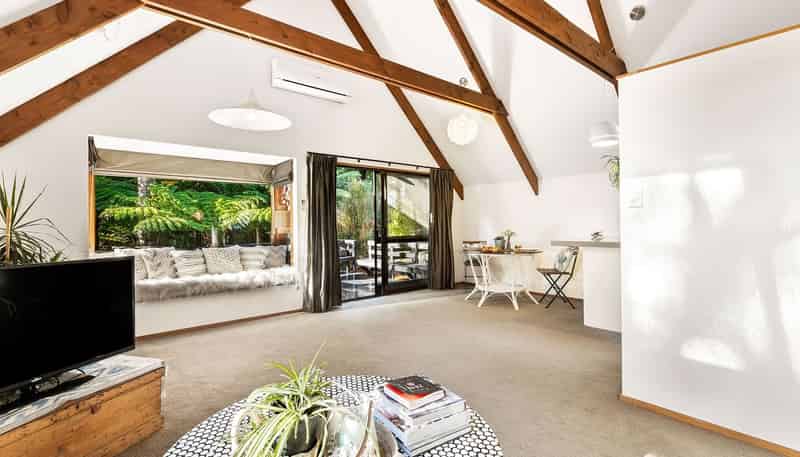 113B Daffodil Street, Titirangi