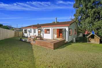 12 Thalia Pl, Totara Vale
