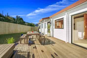 12 Thalia Pl, Totara Vale