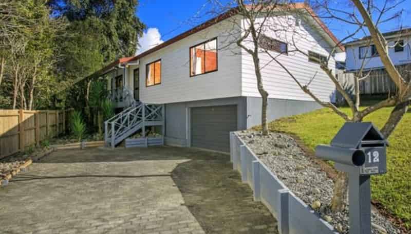 12 Thalia Pl, Totara Vale