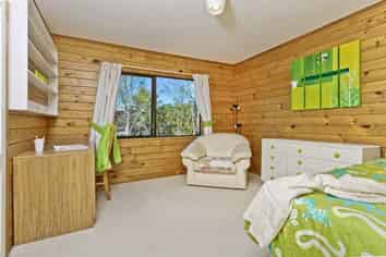 12 Thalia Pl, Totara Vale