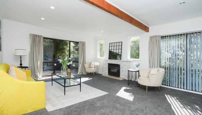 54 Derwent Crescent, Titirangi