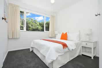 54 Derwent Crescent, Titirangi