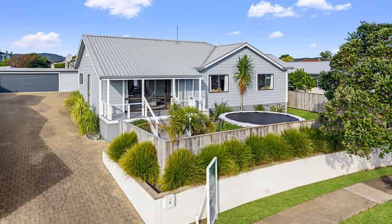 6 Alpha Avenue, Coastlands