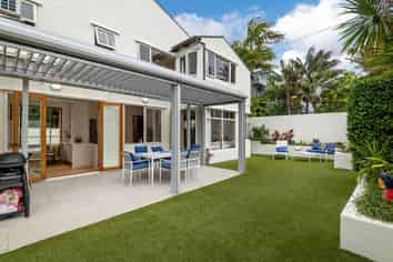 2/14 Sanders Avenue, Takapuna