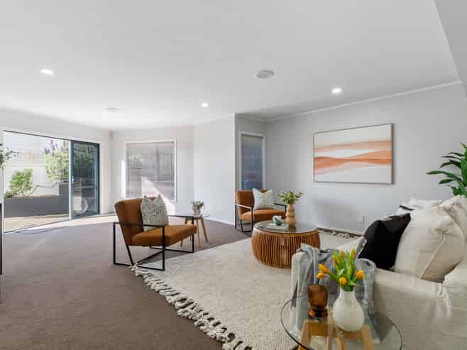 12 Signallers Grove, Strathmore Park