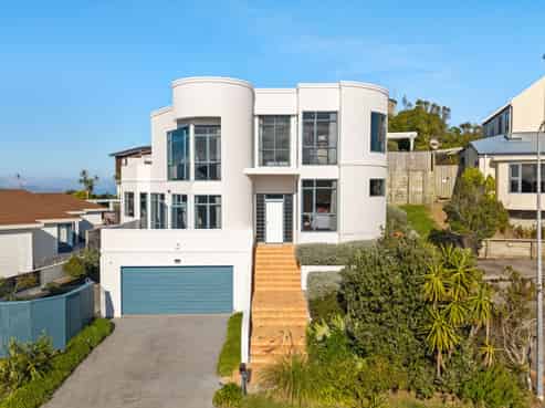 12 Signallers Grove, Strathmore Park