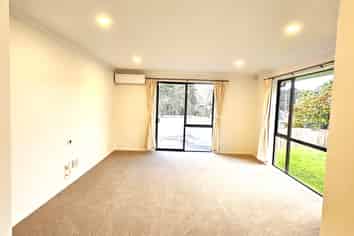 10 Lomas way, Albany