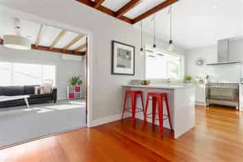 35 Taumata Road, Sandringham