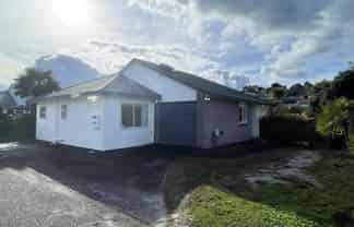 8A Langton Road, Stanmore Bay