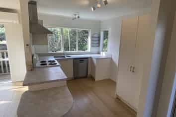 8A Langton Road, Stanmore Bay
