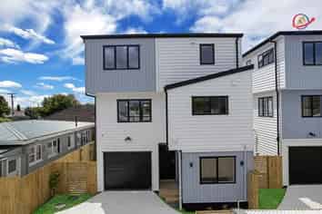  Lusty Lush , Mangere East