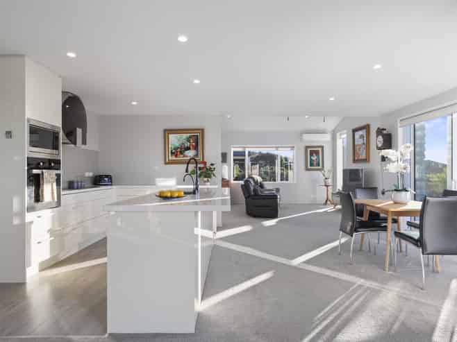 14 Stonedale Drive, Pukekohe