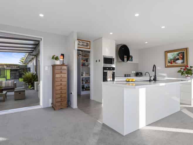 14 Stonedale Drive, Pukekohe