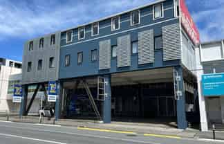High Profile City Fringe Trade Retail