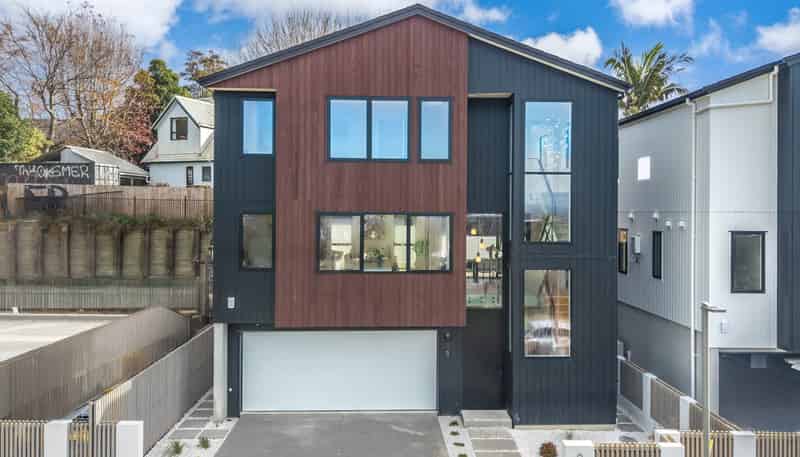 9 Awa Crescent, Saint Johns