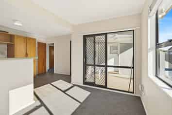 1204 Norfolk Crescent, Mayfair