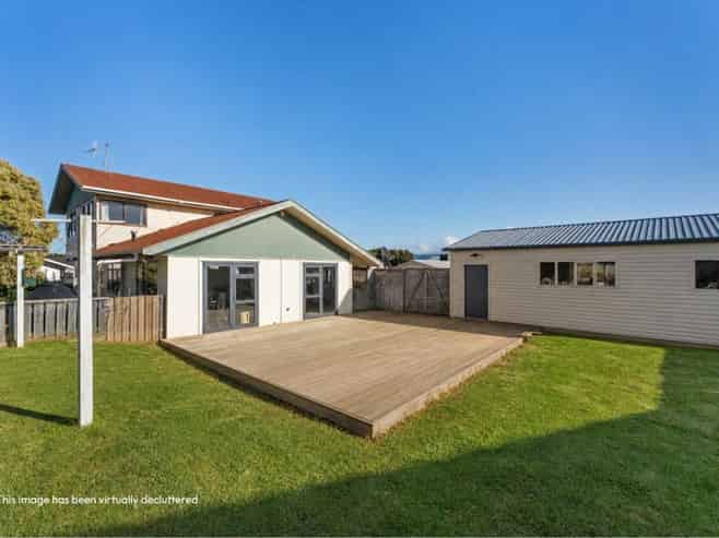 8 Arnold Grove, Paraparaumu Beach
