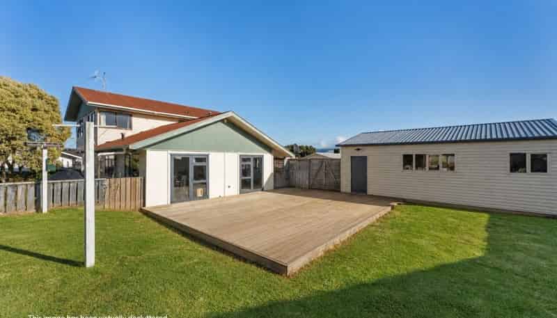 8 Arnold Grove, Paraparaumu Beach