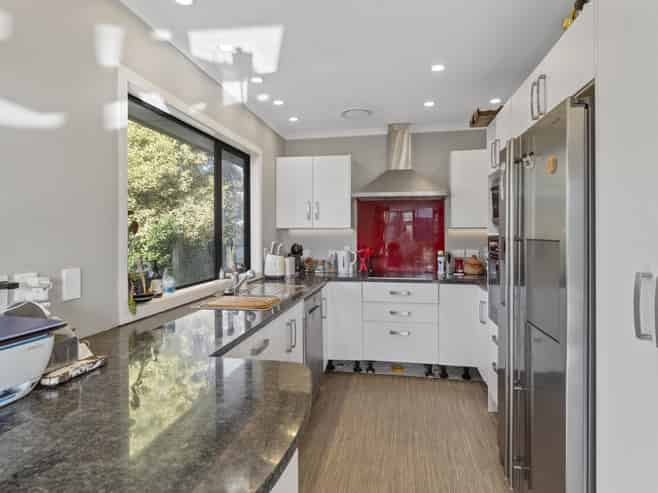 8 Arnold Grove, Paraparaumu Beach