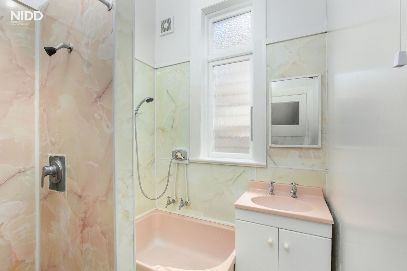 Three Bedroom Delight - Więcej